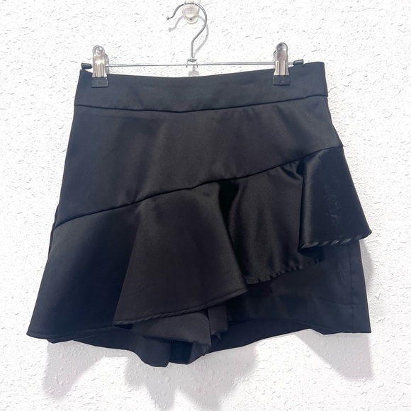 Zara Stylish Black Ruffled Skort XS - Picture 1 of 7